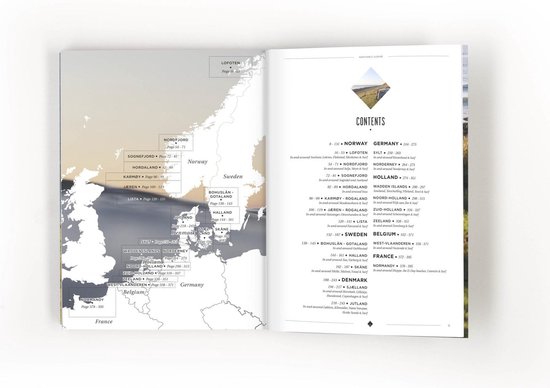Boekpagina met een inhoudsopgave met een wereldkaart en berglandschap.
