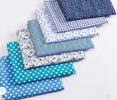 Pakket van 7 lapjes stof - verschillende designs - blauw - 24 x 25 cm - quilt - patchwork - poppen kleertjes