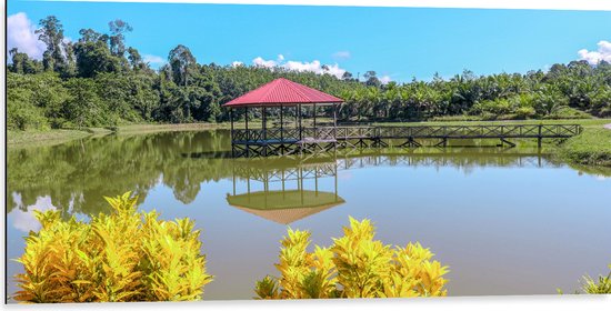 WallClassics - Dibond - Gazebo in een Meer - 100x50 cm Foto op Aluminium (Met Ophangsysteem)