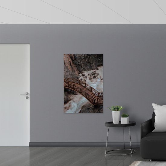 WallClassics - Poster (mat) - Pont en bois sur la rivière - 80 x 120 cm Photo sur papier poster avec un aspect mat