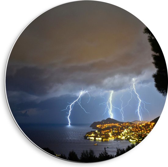 WallClassics - Cercle Mural en Plaque de Mousse PVC - Ville Côtière Nocturne avec Tonnerre et Foudre - 40x40 cm Photo sur Cercle Mural (avec système d'accrochage)