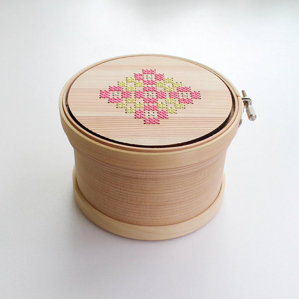 Cohana Magewappa opbergbox borduurring 12cm geel-roze