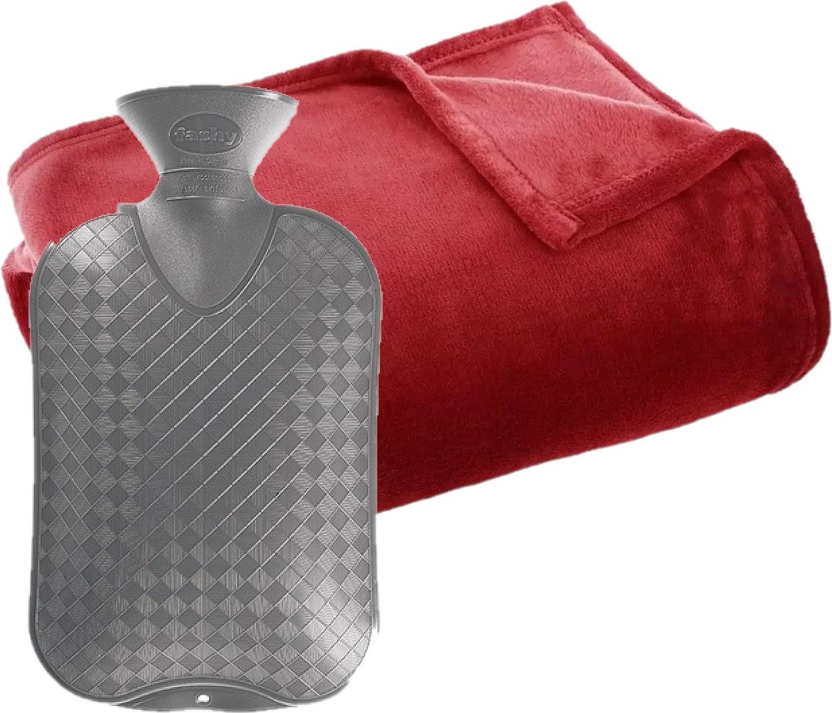 Fleece deken/plaid Rood 130 x 180 cm en een warmwater kruik 2 liter