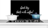 Spatscherm keuken 60x40 cm - Kookplaat achterwand Quotes - Good day starts with coffee! - Spreuken - Koffie - Muurbeschermer - Spatwand fornuis - Hoogwaardig aluminium