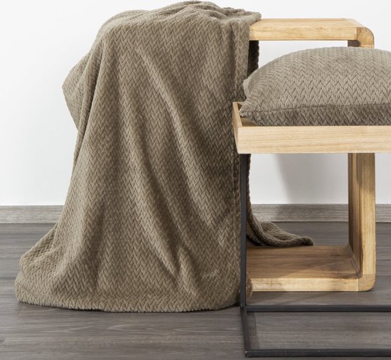Oneiro's Luxe Plaid CINDY Type 3 marron - 150 x 200 cm - séjour - intérieur - chambre - couverture - cosy - polaire - couvre-lit