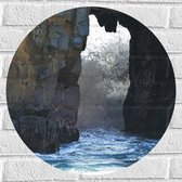 WallClassics - Muursticker Cirkel - Brug in Water - 50x50 cm Foto op Muursticker