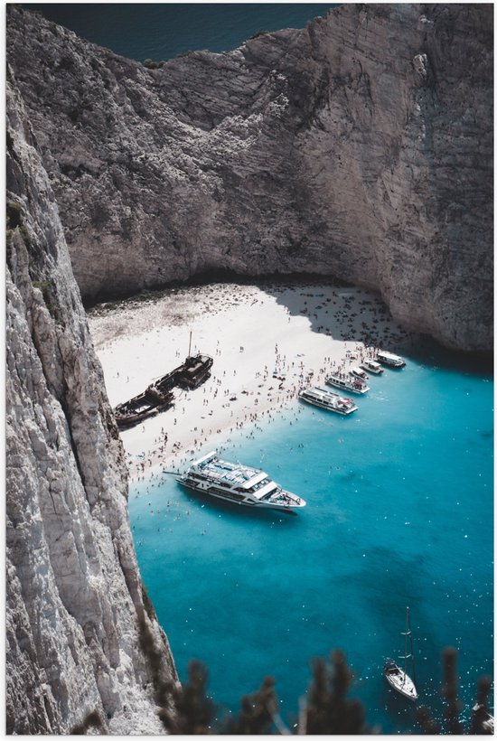WallClassics - Poster (Mat) -  Boten op Navagio Beach op Zakynthos - 60x90 cm Foto op Posterpapier met een Matte look