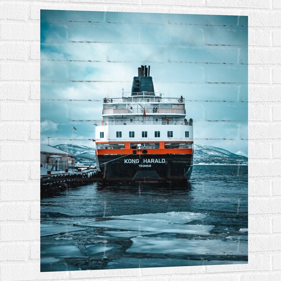 WallClassics - Muursticker - Schip aanmerend in IJswater - 75x100 cm Foto op Muursticker
