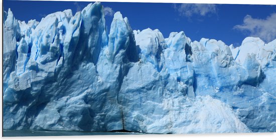 WallClassics - Dibond - IJsbergen met Water en Zon - 100x50 cm Foto op Aluminium (Met Ophangsysteem)