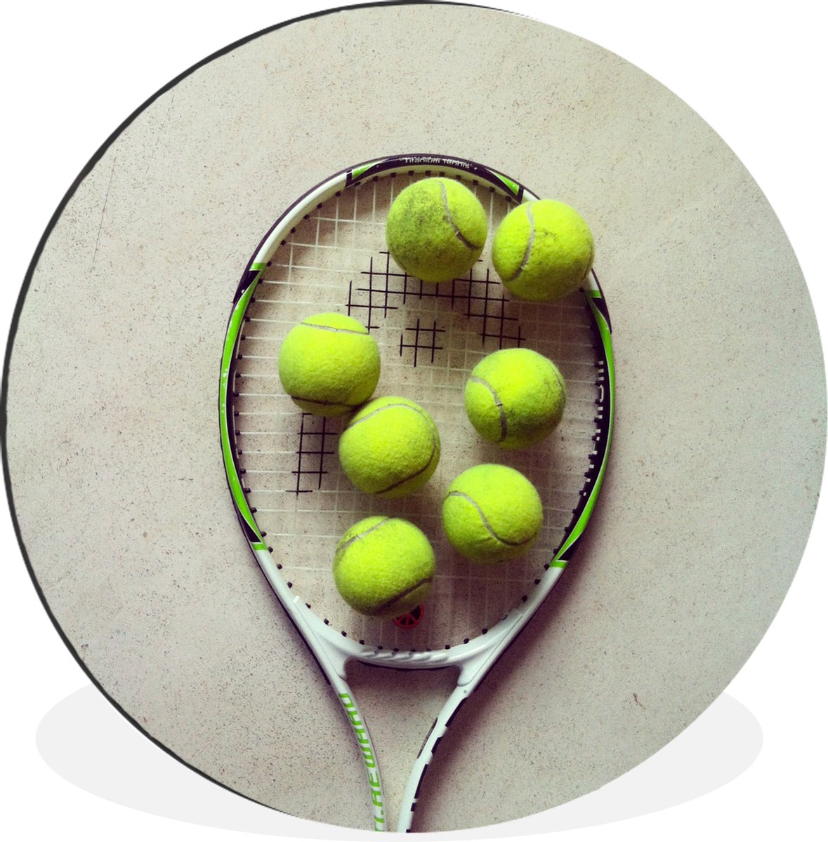 WallCircle - Wandcirkel - Muurcirkel - Tennisracket met veel tennisballen - Aluminium - Dibond - ⌀ 60 cm - Binnen en Buiten