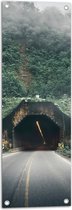 WallClassics - Tuinposter – Weg richting Tunnel in Berg - 30x90 cm Foto op Tuinposter  (wanddecoratie voor buiten en binnen)
