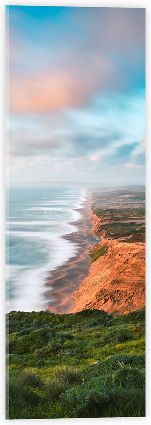 WallClassics - Acrylglas - Landschap met Begroeiing langs Zee - 20x60 cm Foto op Acrylglas (Met Ophangsysteem)