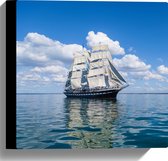 WallClassics - Canvas  - Groot Zeilschip op Helder Water - 30x30 cm Foto op Canvas Schilderij (Wanddecoratie op Canvas)