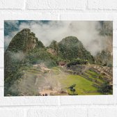 WallClassics - Muursticker - Machu Pichu vanuit de Lucht - 40x30 cm Foto op Muursticker