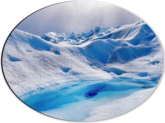 WallClassics - Dibond Ovaal - Sneeuwbergen - 40x30 cm Foto op Ovaal (Met Ophangsysteem)