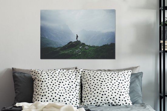 Tableau sur toile Randonneur solitaire dans les Alpes suisses - 90x60 cm - Décoration murale