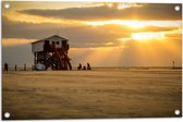 WallClassics - Tuinposter – Uitkijkpost op het Strand - 75x50 cm Foto op Tuinposter  (wanddecoratie voor buiten en binnen)