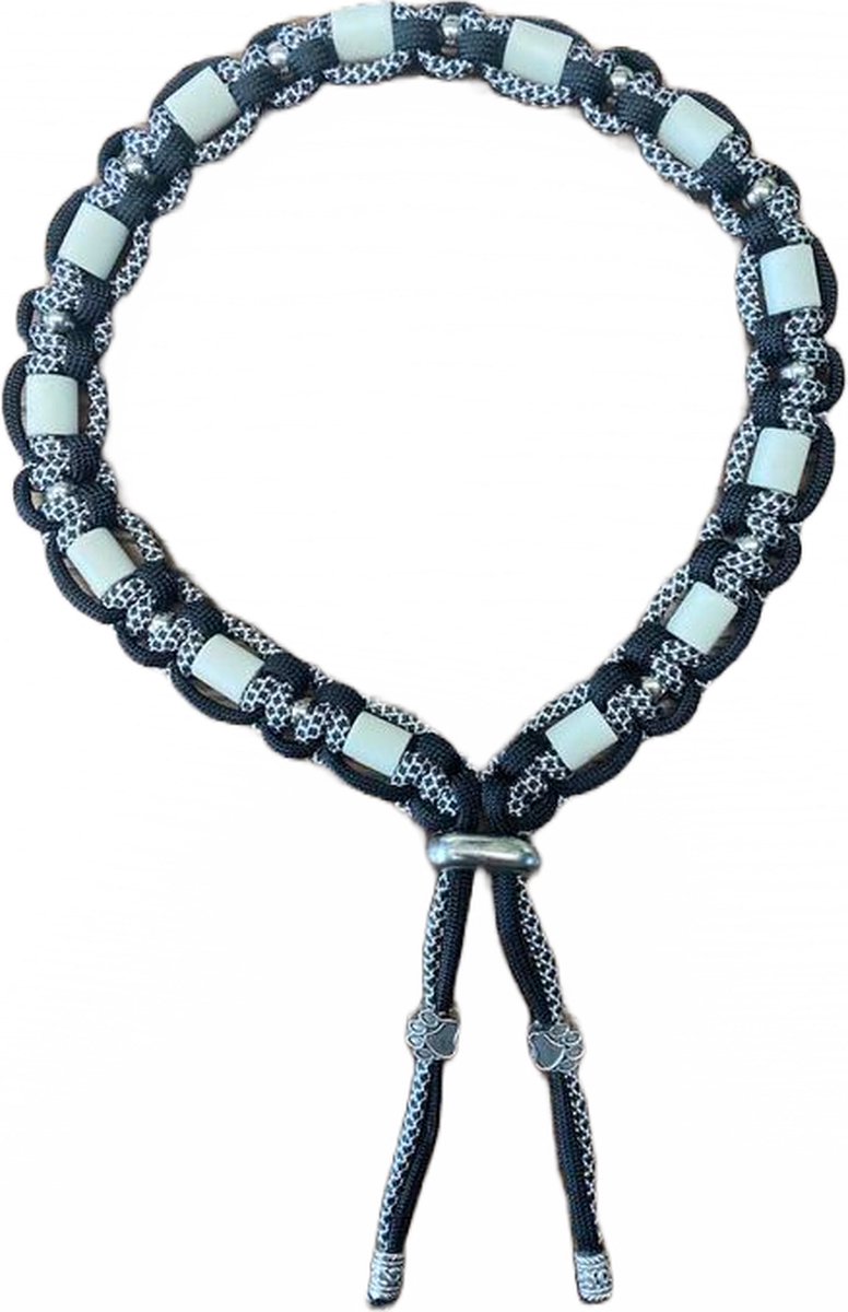Anti-tekenband hond - Spike 45- lengte 45 cm - nekomvang vanaf 43 tot en met 49 cm - originele EM-X kralen lichtgrijs - maat XL - zwart/zilvergrijs - met zilverkleurige kralen en metalen bedels