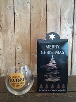 Cadeauset-Pakket-Kerst-Kerstmis-Kerstpakket-Chocolade-Belgische Chocolade-Merry Christmas-Happy New year-Happy-Gelukkig nieuwjaar-waterglas-glas-wijnglas-liefde is-liefde-verliefdheid-partner-vriend-vriendin-bff-papa-mama-vader-moeder-bonus moeder
