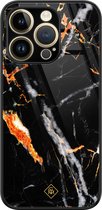 Casimoda® hoesje - Geschikt voor iPhone 14 Pro - Marmer Zwart Oranje - Luxe Hard Case Zwart - Backcover telefoonhoesje - Zwart