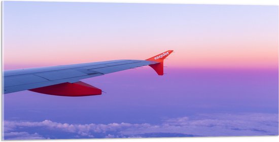 WallClassics - Acrylglas - Rood/Witte Vliegtuigvleugel in Paarse Lucht - 100x50 cm Foto op Acrylglas (Met Ophangsysteem)
