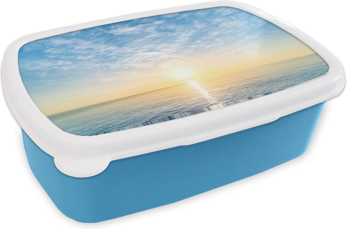 Broodtrommel Blauw - Lunchbox - Brooddoos - Zee - Zon - Wolken - 18x12x6 cm - Kinderen - Jongen