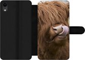 Bookcase Geschikt voor iPhone XR telefoonhoesje - Schotse Hooglander - Bruin - Koe - Met vakjes - Wallet case met magneetsluiting