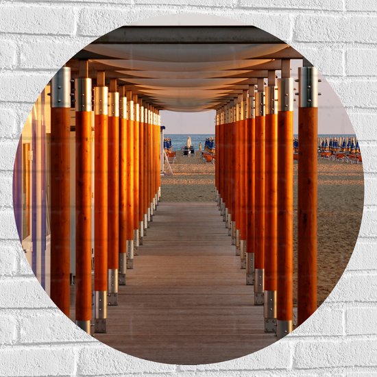 WallClassics - Muursticker Cirkel - Steiger over Strand - 80x80 cm Foto op Muursticker