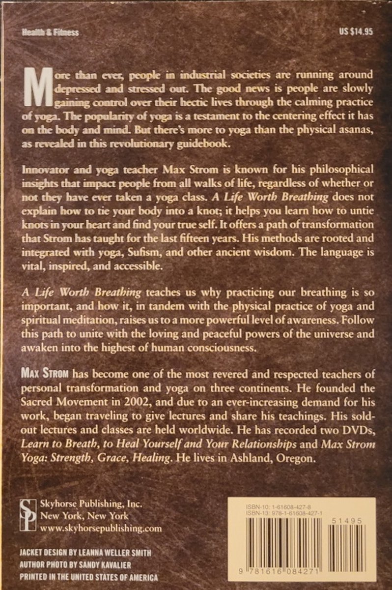 Achterkant boek 'A Life Worth Breathing' met tekst en prijs $14.95.