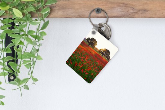 Sleutelhanger - Een Klaprozen veld met twee grote bomen - Uitdeelcadeautjes - Plastic
