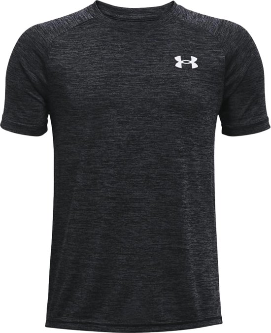 Zwart Under Armour sportshirt met korte mouwen en wit logo op de borst.