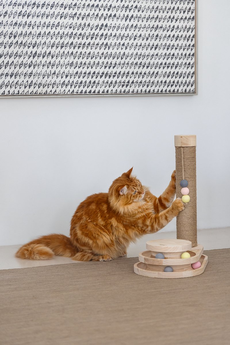 Designed by Lotte Inez Krabpaal - Hout/Jute - Incl speeltoren met balletjes - Bruin - 38x25,5x47,5 cm — afbeelding 5