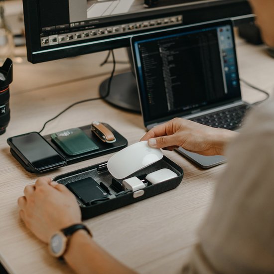 Orbitkey | Organisateur de bureau portable avec chargeur sans fil | Nest | GRIS