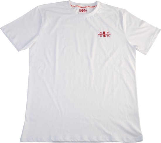 Witte t-shirt met klein rood AFCA logo op de borst en rode tekst in de nek.