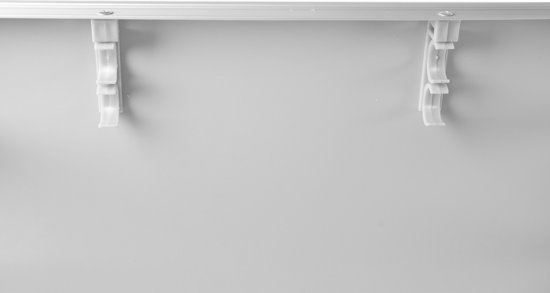 Detail van de zilverkleurige zijkant van een campingtafel met bevestigingsclips.