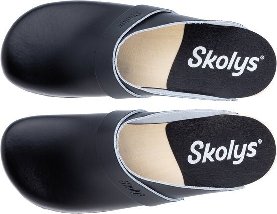 Zwarte Skolys klompen met leren band en houten zool.