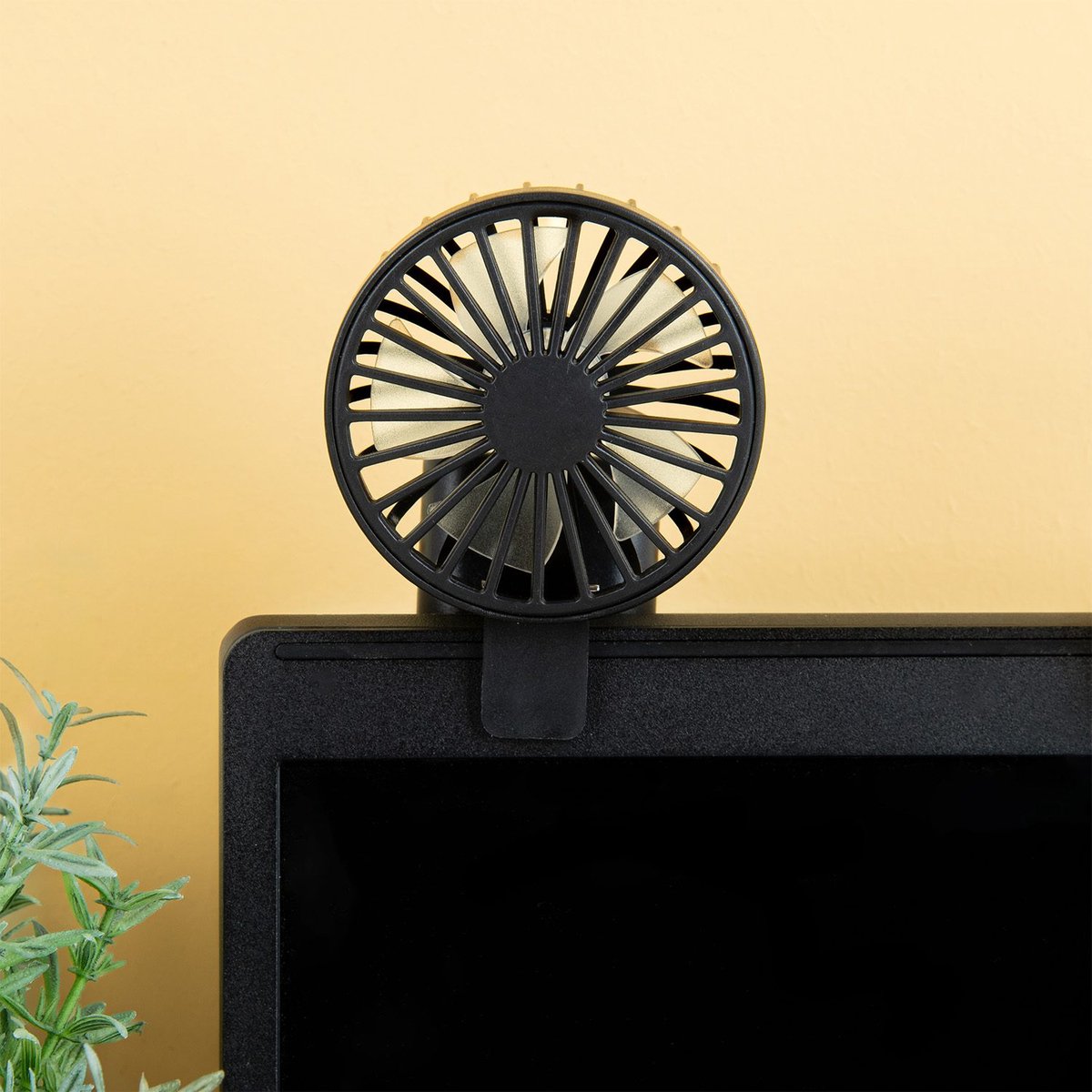 Oplaadbare ventilator met clip van Kikkerland