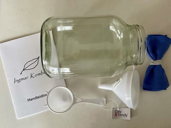 Ingmar Kombucha - Glazen pot met andere benodigdheden voor het maken van kombucha