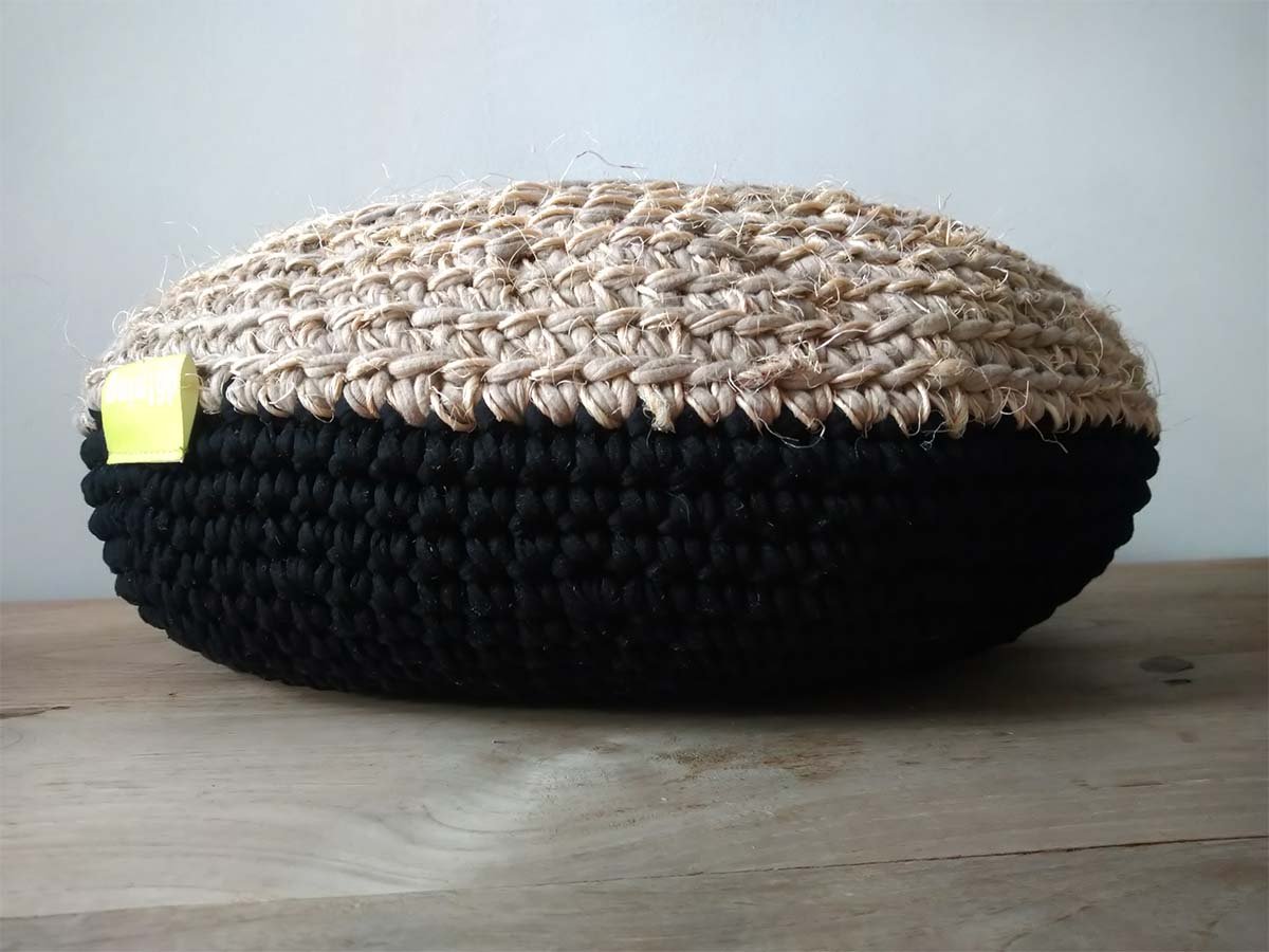POEF| OEF-POEF! | Deining61 | 60 x 20 cm | handgemaakte poef | kies kleur omvang materiaal | vanaf € 75