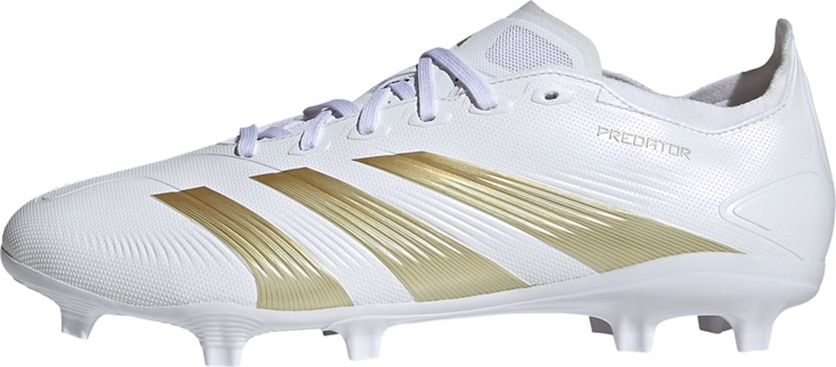 Witte adidas Predator League voetbalschoenen met gouden strepen, 3D-textuur en firm ground noppen, maat 44 2/3.