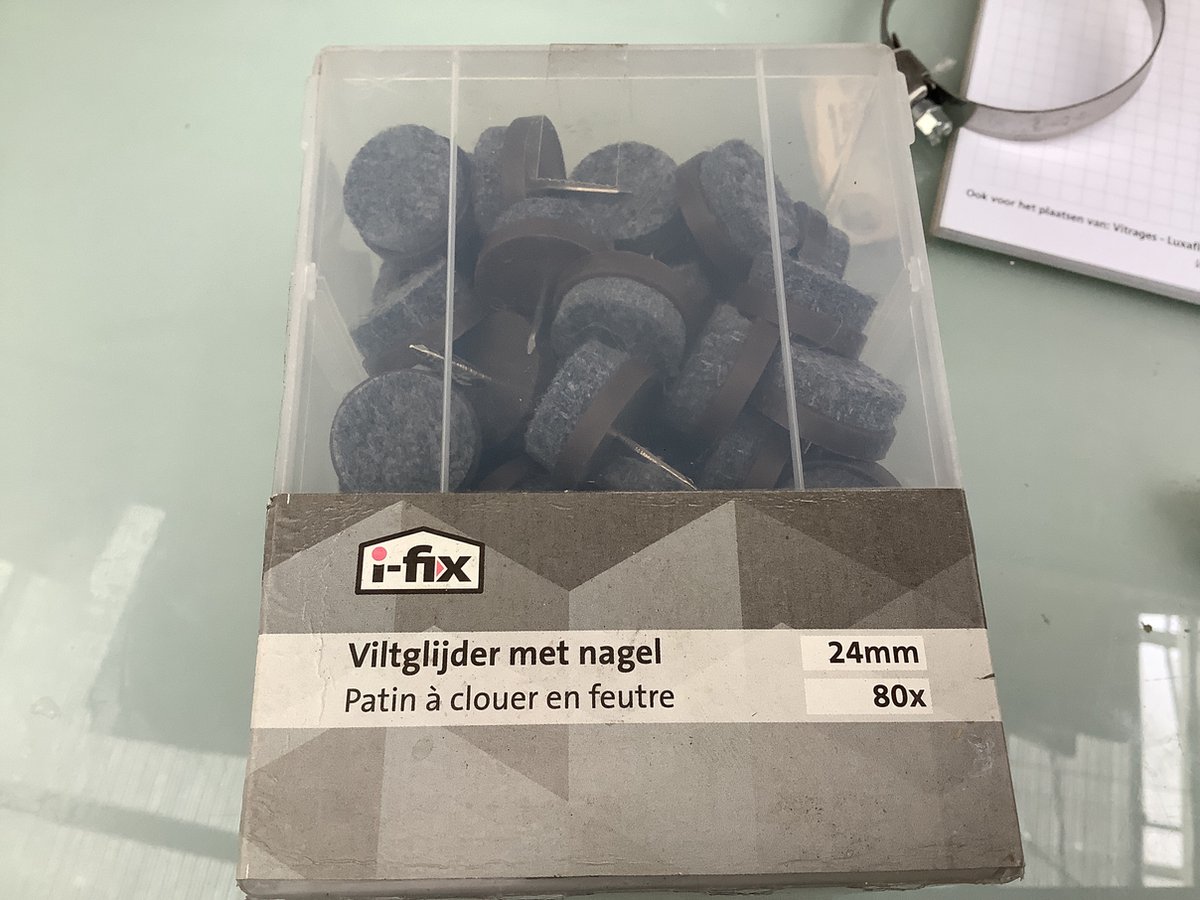 antikras viltdopjes, met spijker. 24 mm. rond. 80 stuks. bruin. I-Fix. viltglijder. voor tafel en stoel meubels.