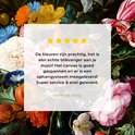 Une nature morte florale avec cinq étoiles et un avis élogieux sur les couleurs et la qualité.