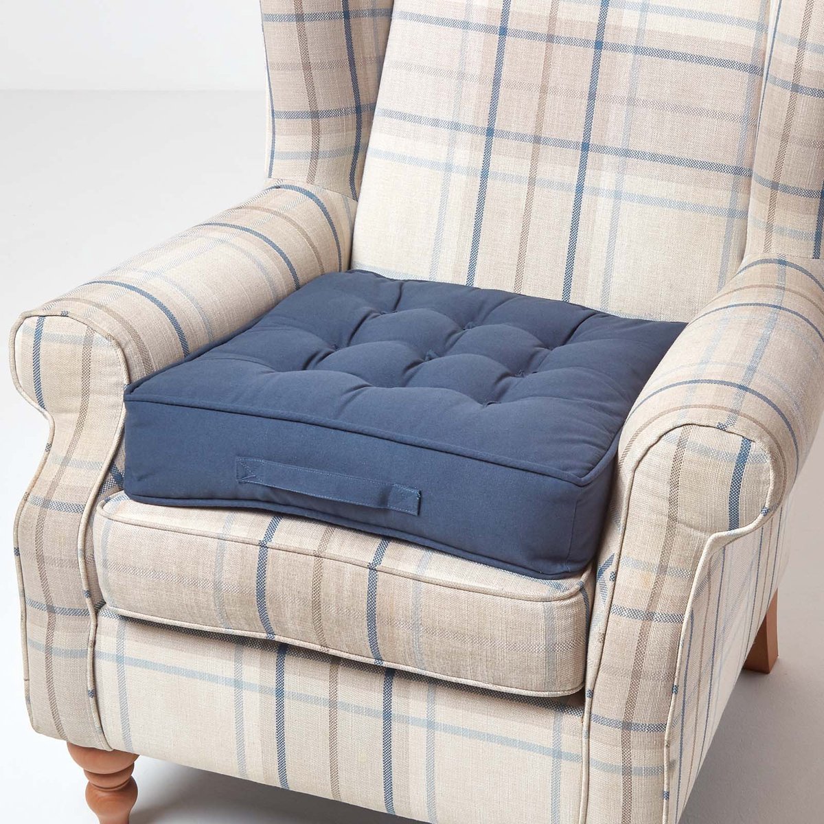 Homescapes Comfortabel fauteuilkussen met katoenen hoes - zitkussen donkerblauw, 50 x 50 cm