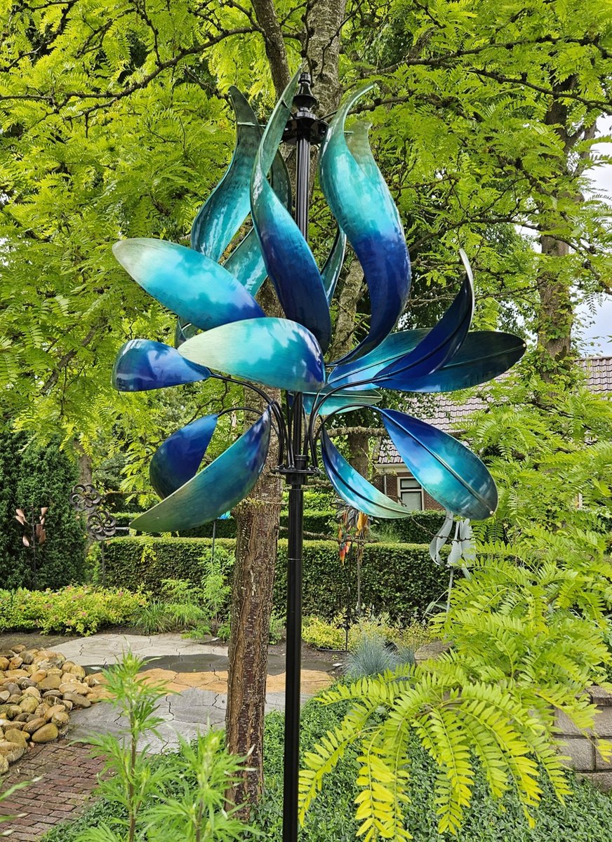 Moulin à Vent De Jardin Tin Dreams Factory - Bleu Métal, Diamètre Pales 38 Cm, Hauteur 139 Cm - Rotation Fluide Et Hypnotique - Décoration Extérieure Durable Résistante Aux Intempéries - 3