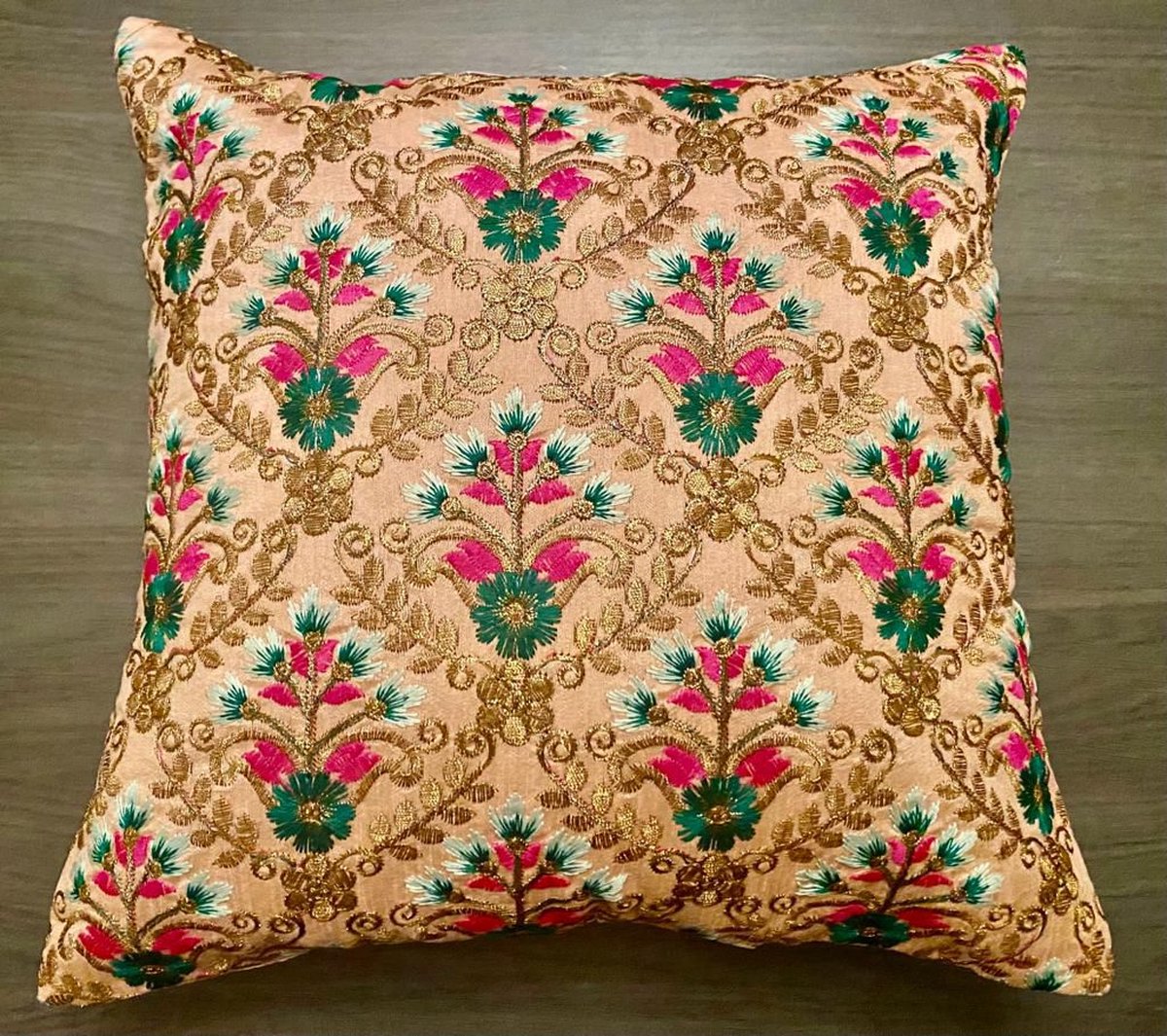 Kussens woonkamer - kussenhoes 30 x 30 cm - kussensloop - sierkussens - cushion cover - katoensilk - Kussenhoesjes - 2 stuks - etnisch Indiaas - borduurwerk - embroidery