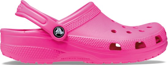 Sabot Crocs fuchsia avec bride arrière.
