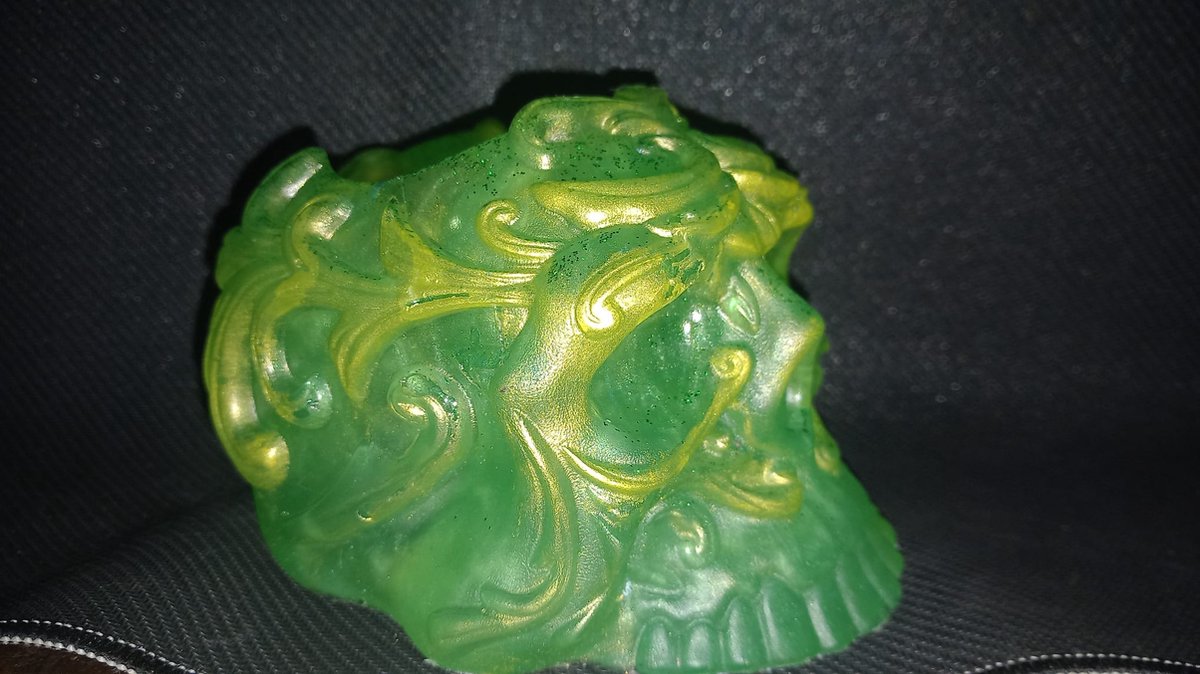 starwolf, skull met symbolen, theelichthouder, groen/geel
