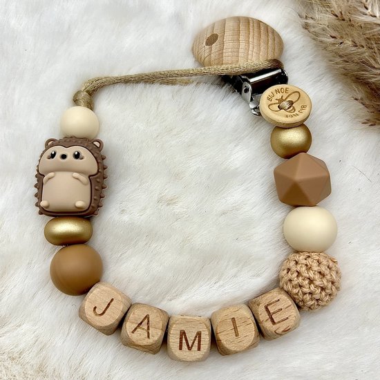 Foto: Bij noe speenkoord met naam met egel bruin goud cr me hout kraamcadeau speenketting babycadeau babyshower unisex