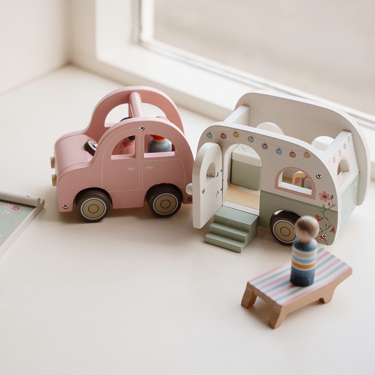 Little Dutch - Speelgoed auto met caravan FSC — afbeelding 6