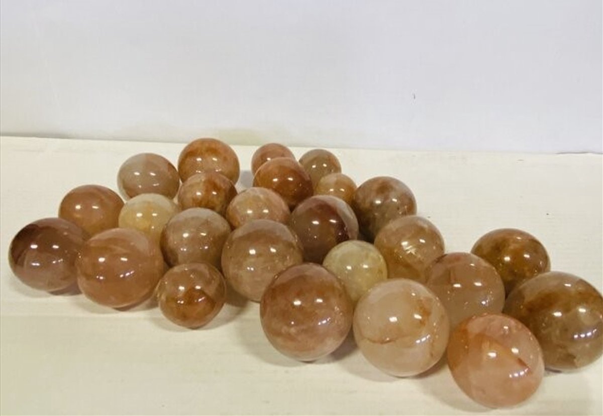 Steamy Styles - Edelsteen - Hematocriet Edelsteen Bol 160 Gram - Authentiek Uit Madagaskar (per stuk)